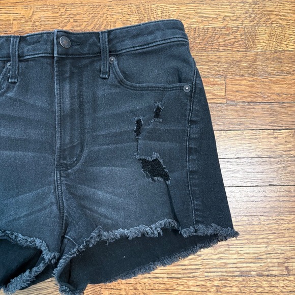 Abercrombie & Fitch Womens Black Distressed Denim‎ Shorts Size 6/W28 - Picture 2 of 6